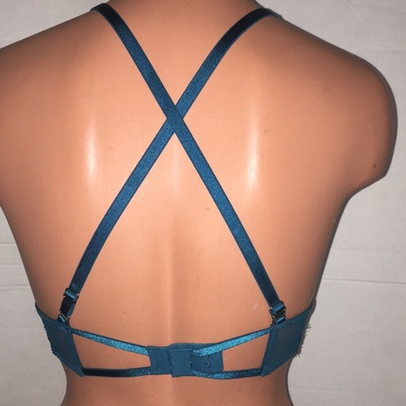 32D-Victoria's Secret Very Sexy Unlined Plunge Bra - Picture 4 of 6